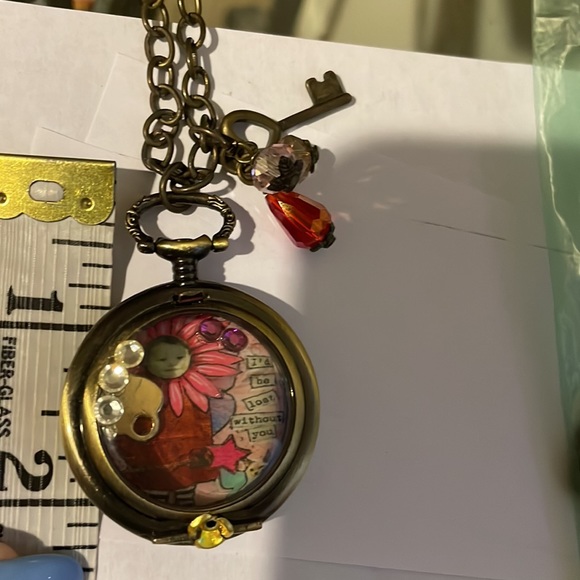 VINTAGE CLOCK LONG NECKLACE. - Picture 6 of 7